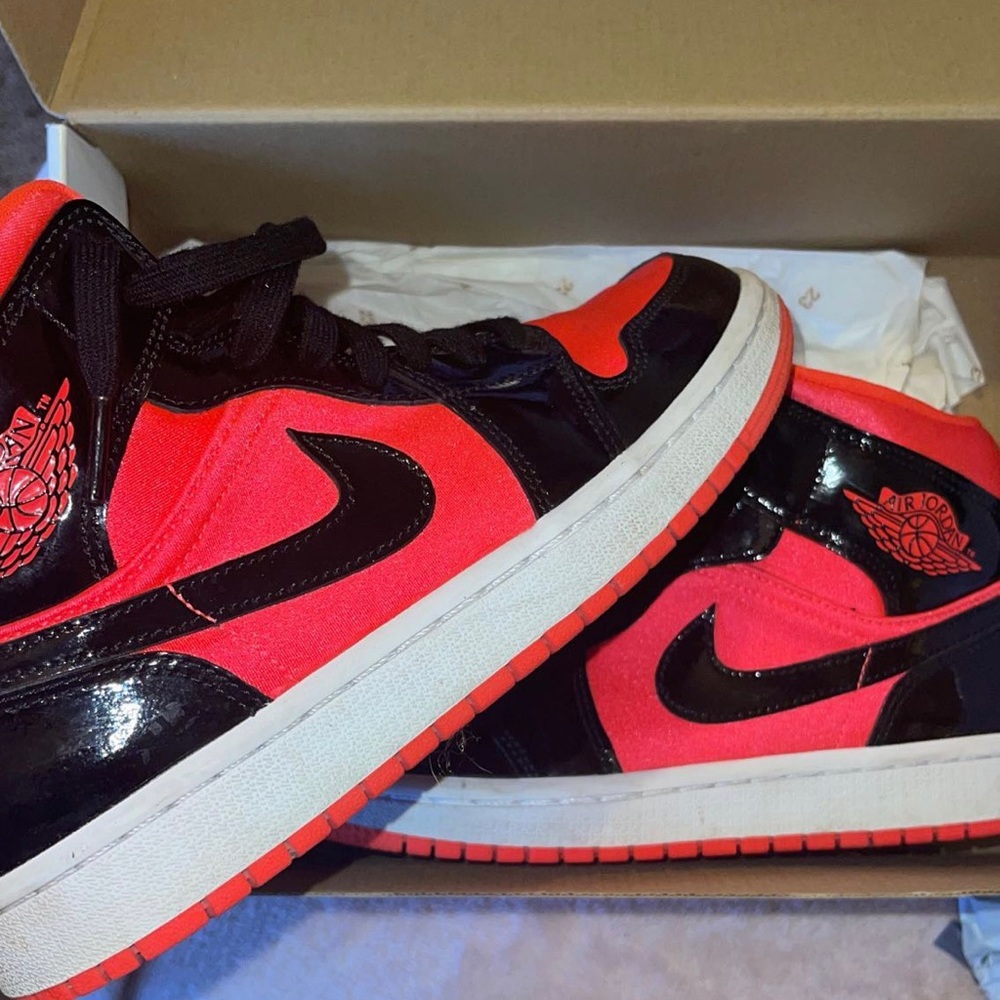 Crimson Mids 1s